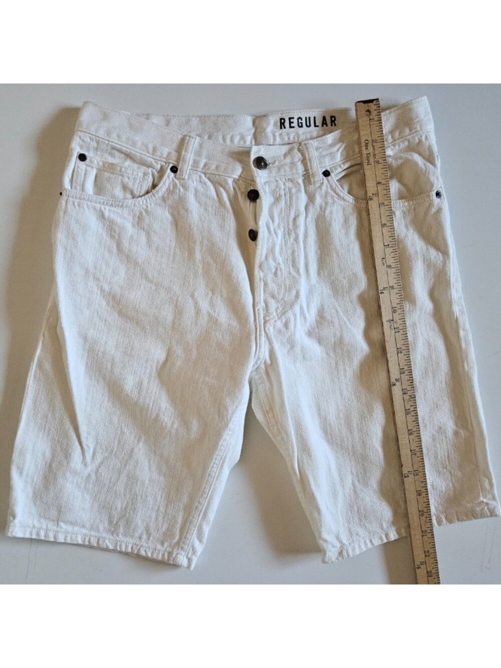 Men’s H&M Divided White Denim Shorts Size 32 Regular Fit Button Fly Casual